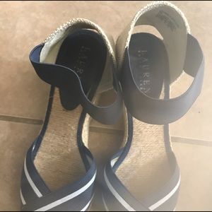 Ralph Lauren. Size 7B. Blue and white.